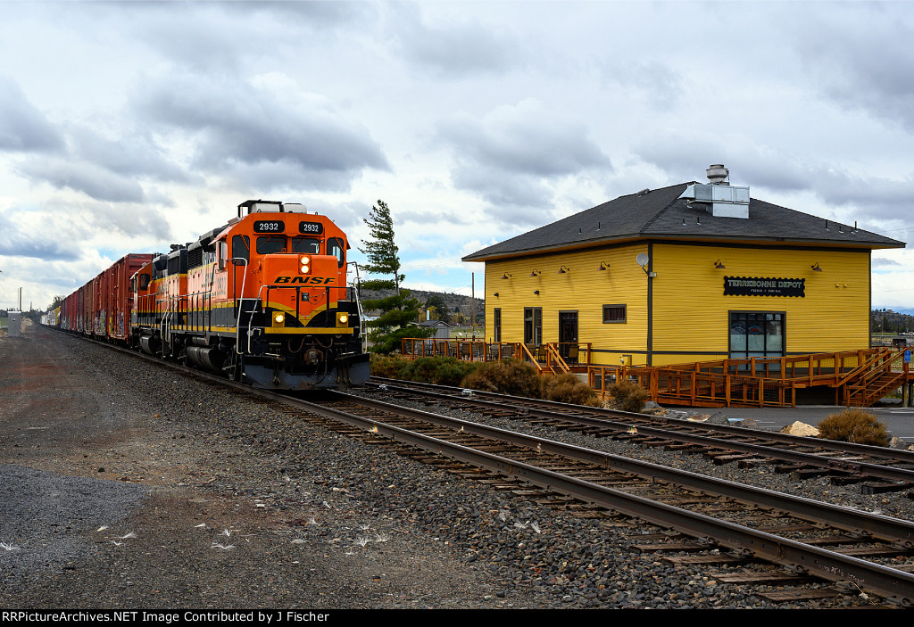 BNSF 2932